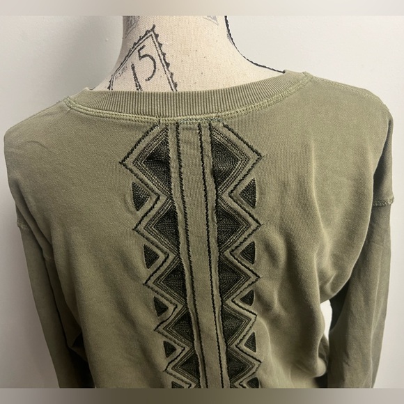 Y2k Olive Geometric Crewneck Sweatshirt! - Picture 5 of 15